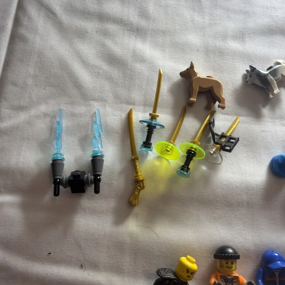 Lego Minifigures: Mixed Lot Of 25 Figures With Some Accessories